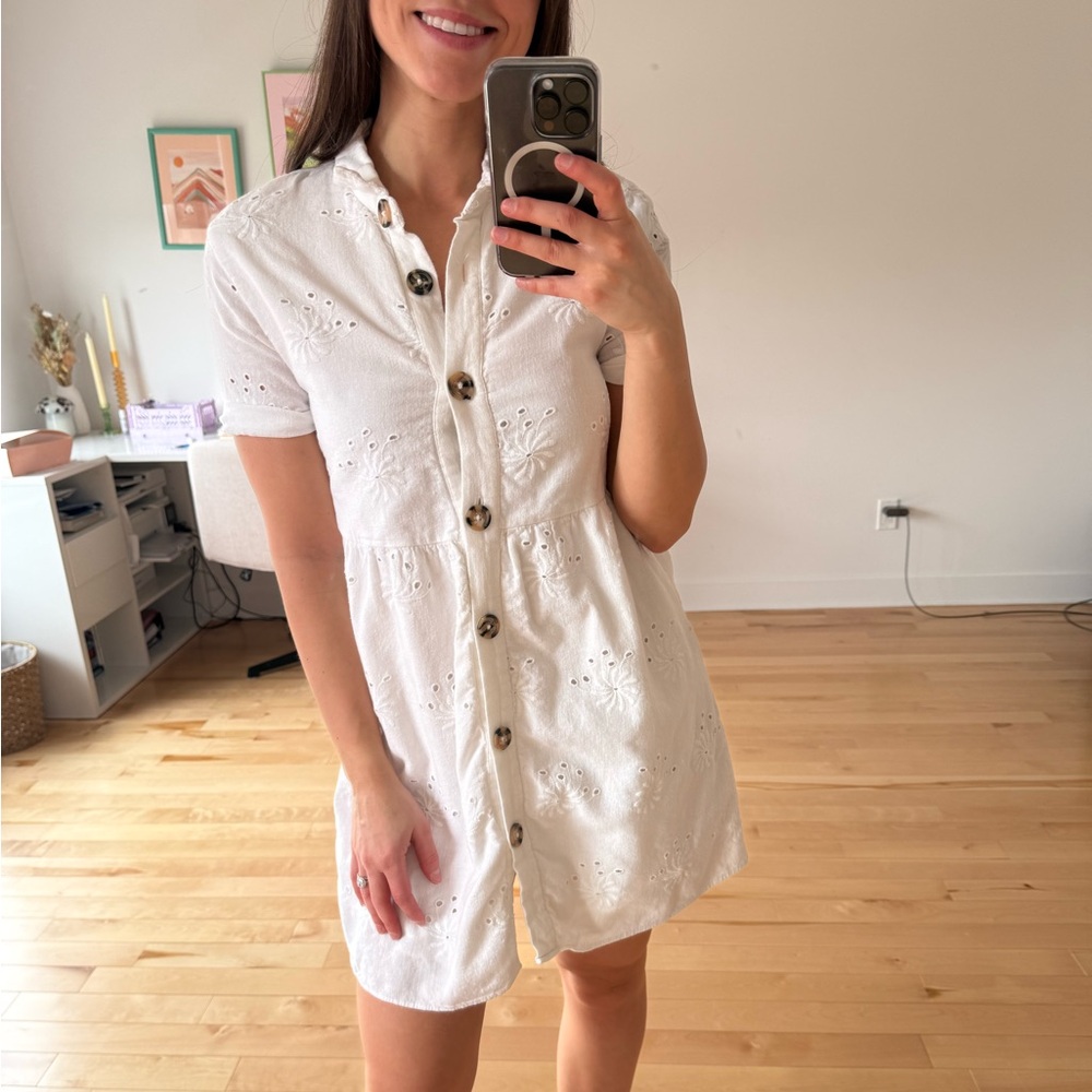 WHITE FLORAL BUTTON-DOWN MINI XS DRESS